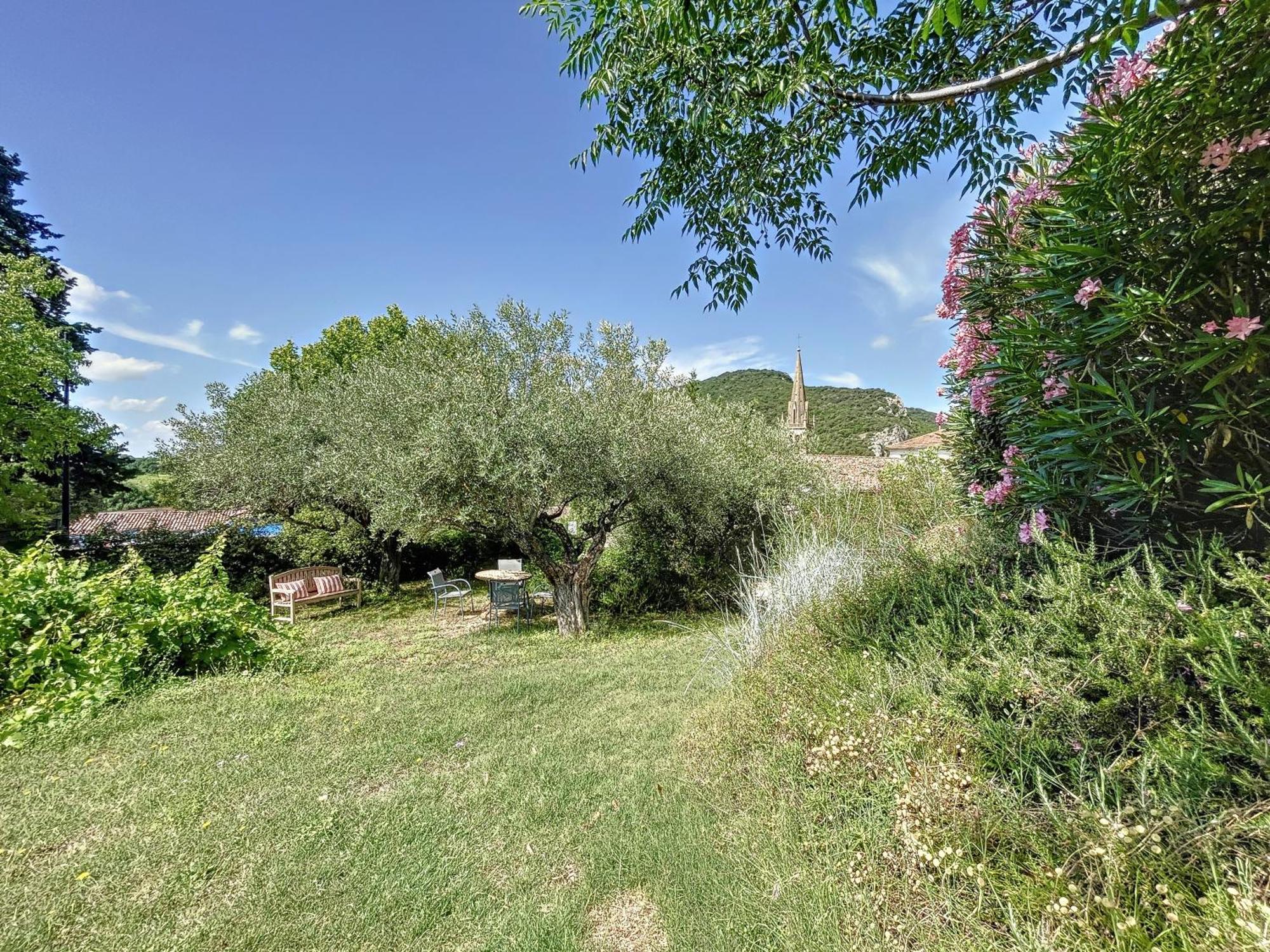 Le Fleuriste Villa Saint-Sauveur-de-Cruzière Dış mekan fotoğraf